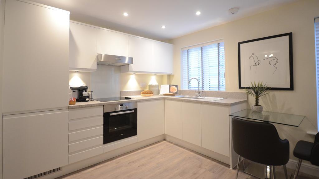 House Of Fisher- Solstice House Apartments Farnborough  Exterior foto