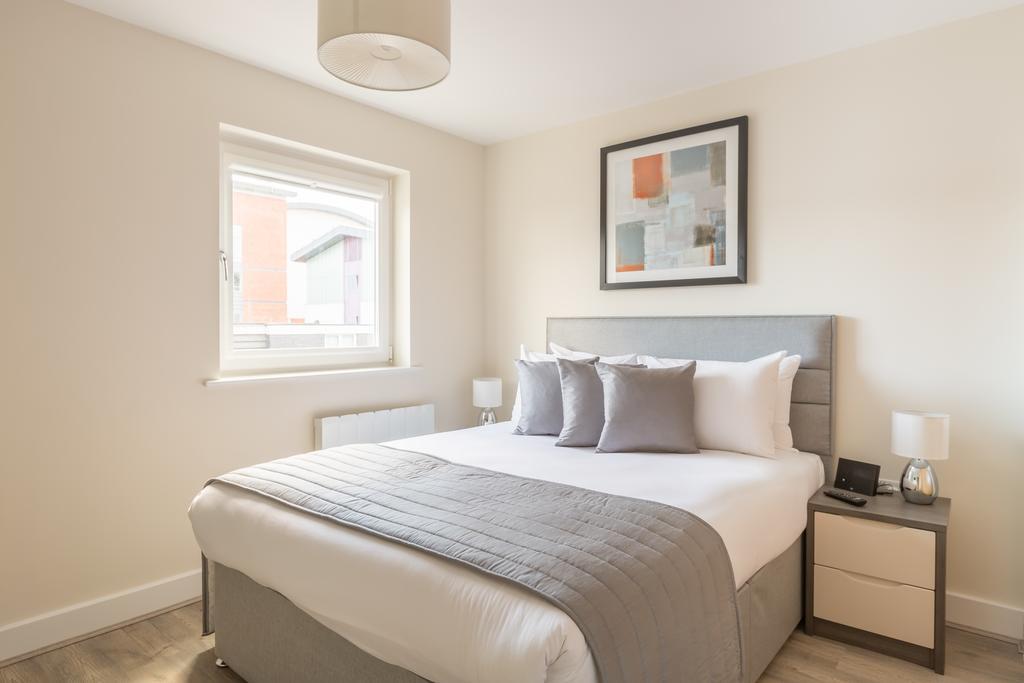 House Of Fisher- Solstice House Apartments Farnborough  Exterior foto